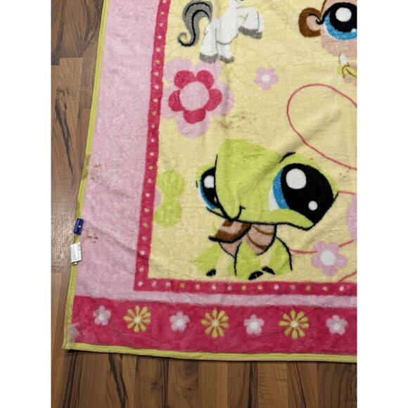 Vintage 2008 Hasbro LPS Littlest Pet Shop Fleece Plush Throw Blanket 50x60 - Picture 10 of 16